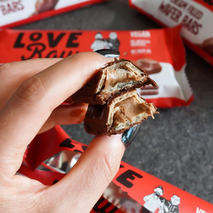 LoveRaw Cre&m Wafer Bars Vegan M:lk Chocolate 43g